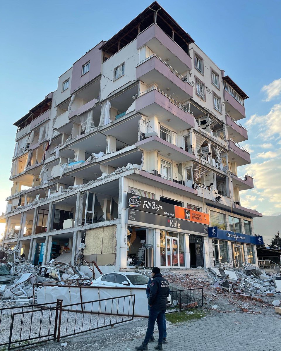 Benlxiang's tweet photo. Nurdagi, Gaziantep province… where local residents say 20,000 are still unaccounted for. This place is gone. 🇹🇷🙏🙏🙏 https://t.co/43yUSLjzH5