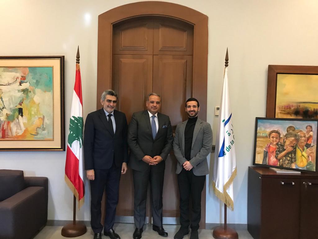 مع الأمير برصانته وفسيح ثقافته ونباهته سياسياً،  مجيد طلال ارسلان يرافقه الاستاذ أكرم مشرفية، وبحثٌ في شؤون عامّة.