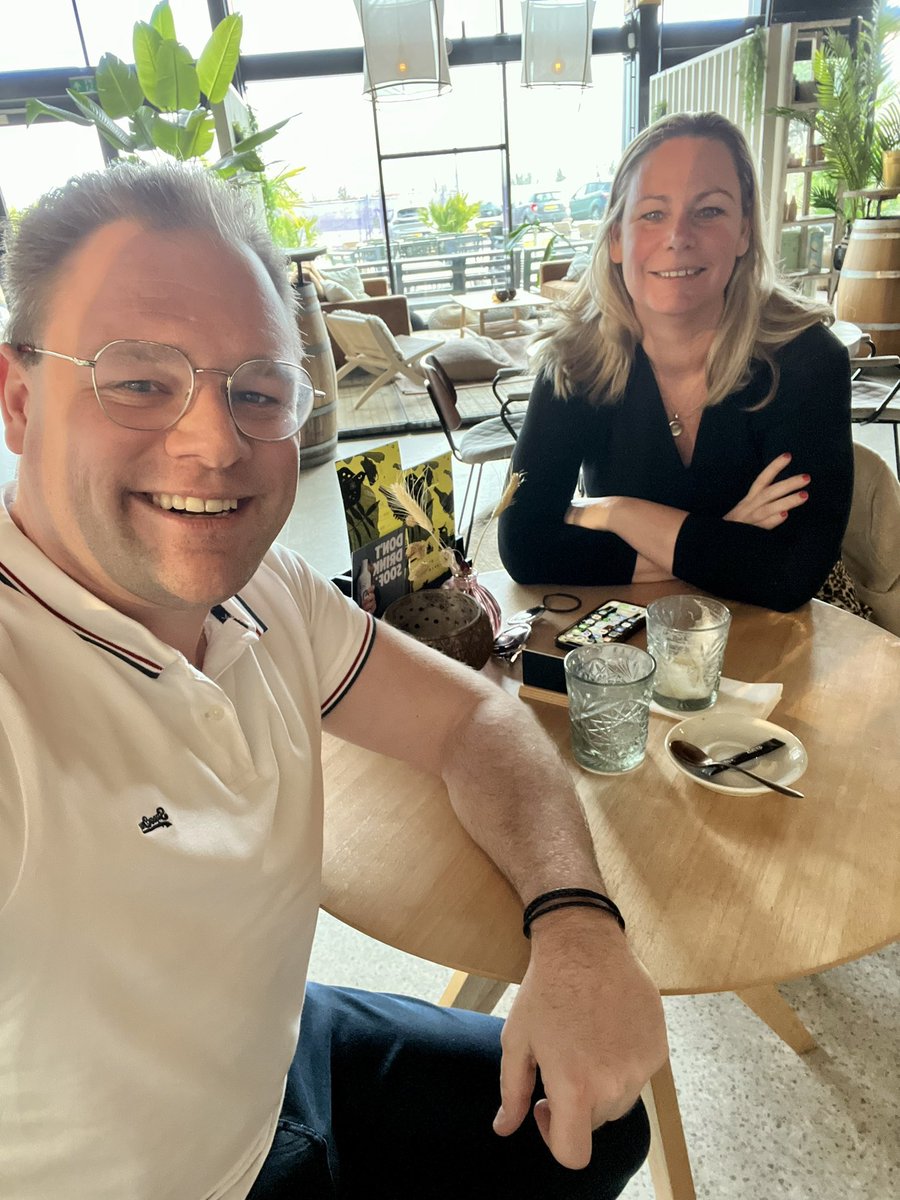 KoenBokhorst's tweet photo. Overdrachtsrondje wandelen met @ColetteHolter door @DUIN036 en lunchen bij brasserie en restaurant Zuyder. #destadin #Almere https://t.co/9RrnoTAiCO