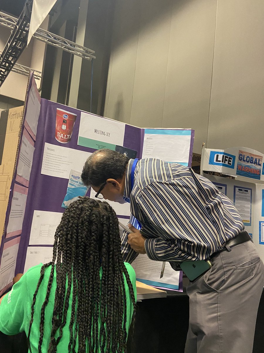GatewaySciHigh's tweet photo. 20 minutes left for judging youngest GSA scientists @STLScienceCtr https://t.co/qeRQlaowsJ