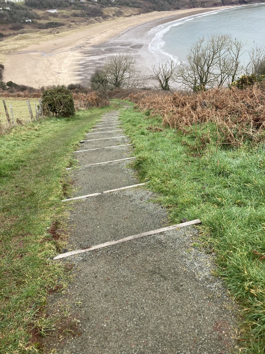 CarolEvs28's tweet photo. Enjoyed a shorter 4 mile walk from #FreshwaterEast to #StackpoleQuay today, finishing off with a lovely lunch in the very cosy @TheStackpoleInn @W4LES @VisitPembs #PembrokeshireCoastalPath https://t.co/VQrbpeUEVu