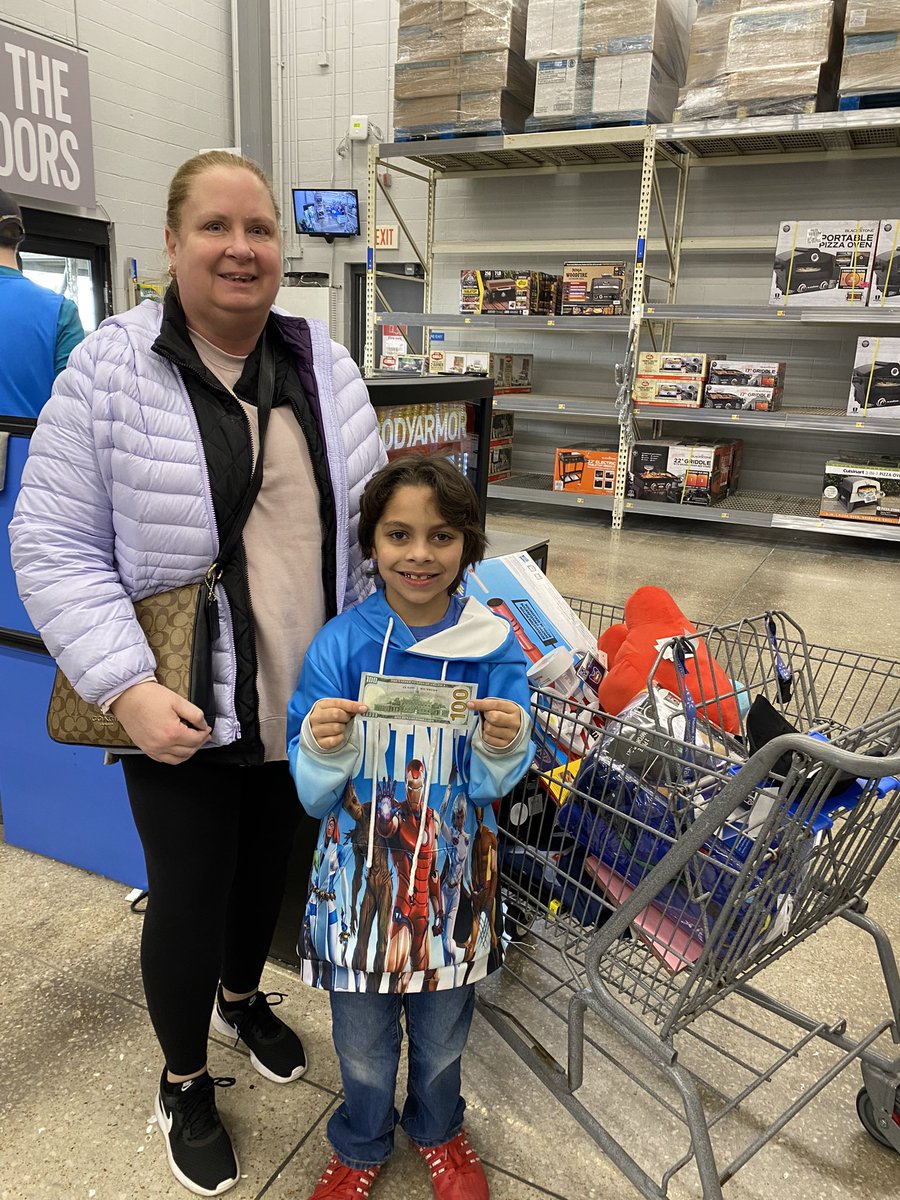 JASteingraber's tweet photo. Thank you @CaretoLearn and @Walmart for making #shopwithahero possible. @officialSPS teachers and students shopped for health and hygiene items. Such a great morning!!! #championshipyear #Spsstory https://t.co/pzclhY0LlJ