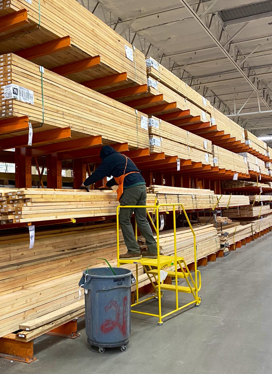 Weekend lumber opener Alex working safe so we can be ready for a great weekend! #8975Proud @WillHomeDepot @TaraMartin9_9