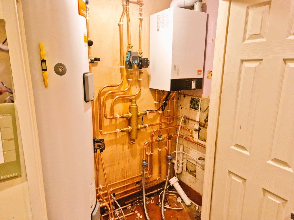 DrBoilers's tweet photo. An individual can make a difference, but a team can make a miracle #GasDream 🔥 #Bromance #Spride
@AquaheatSvcs @ViessmannUK @megaflo @SpirotechUK @mcmdm https://t.co/uUVXpVOAM2