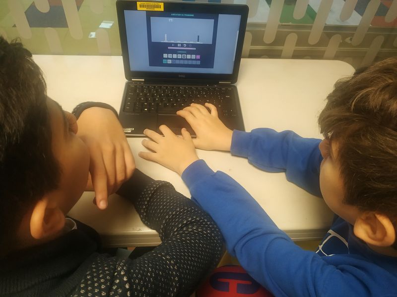 Les élèves de 6eme J ont participé à l'atelier intitulé Sur les pas du mathématicien Al-Khwaroismi lors d'une visite au Vaisseau à Strasbourg.Cet

…-arp-strasbourg.site.ac-strasbourg.fr/web/?p=3625