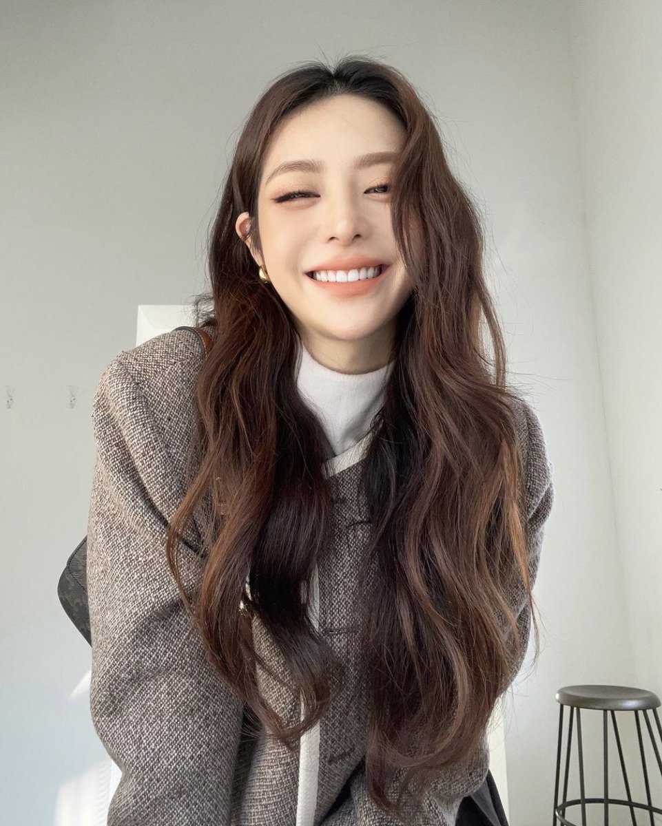 ⠀
⠀⠀─── 𑄹 𝟤𝟥𝟢𝟤𝟣𝟣﹫𝗇𝗂𝗀𝗁𝗍𝖿𝗅𝗋𝖾𝗎
⠀⠀
 Dia de passear pelo Japão, já que não tenho nenhum trabalho programado para hoje. Os planos são ir para a região de Shibuya, nas ruas famosas de lá e no Meiji Jingu.
⠀⠀