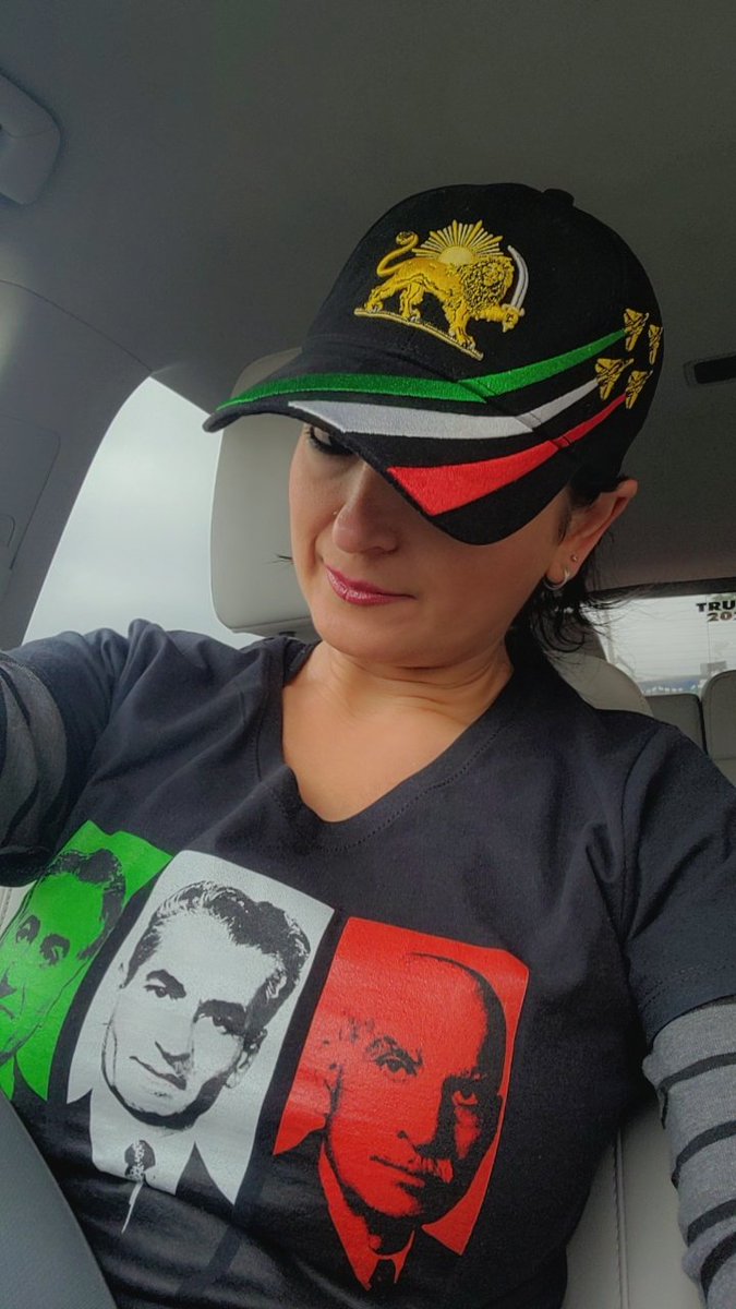 lilia_Trumpgirl's tweet photo. لس آنجلس داریم میریم برای بزرگترین راهپیمایی ایرانیان ✌️👑❤️
پرچم های پرافتخار سیروخورشید هم در ماشین هستند تا برسیم✌️👑❤️
#جاوید_شاه 
#مرگ_بر_سه_فاسد_ملا_چپی_مجاهد 
#ننگ_بر_فتنه_۵٧ https://t.co/Xg02xsHwut