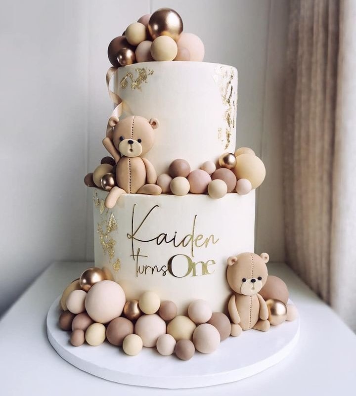 _Mcbryt_Cakes's tweet photo. This nude color pallette was so dreamy β€π KAIDEN @1 π»π»π»
Kids cake π»ππΎ
#kidscake #cake #birthdaycake #cakelovers #twittercake https://t.co/c8fFe0RCrR