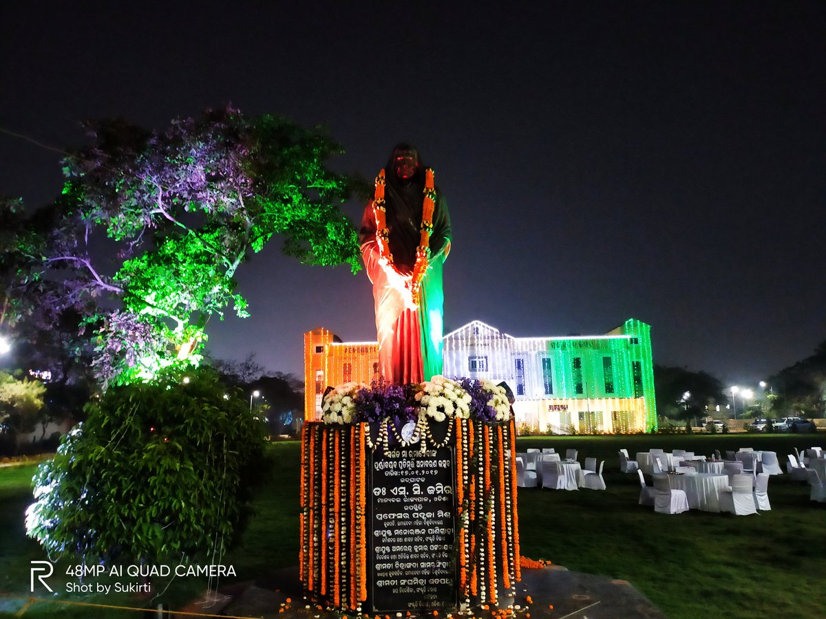 Good_Fame15's tweet photo. #latepost
When University was all set to welcome the first citizen of our nation, Smt. Draupadi Murmu 🙏
.
.
.
.
#convocation #RDWU #2ndConvocation https://t.co/DFJTWzUr1t