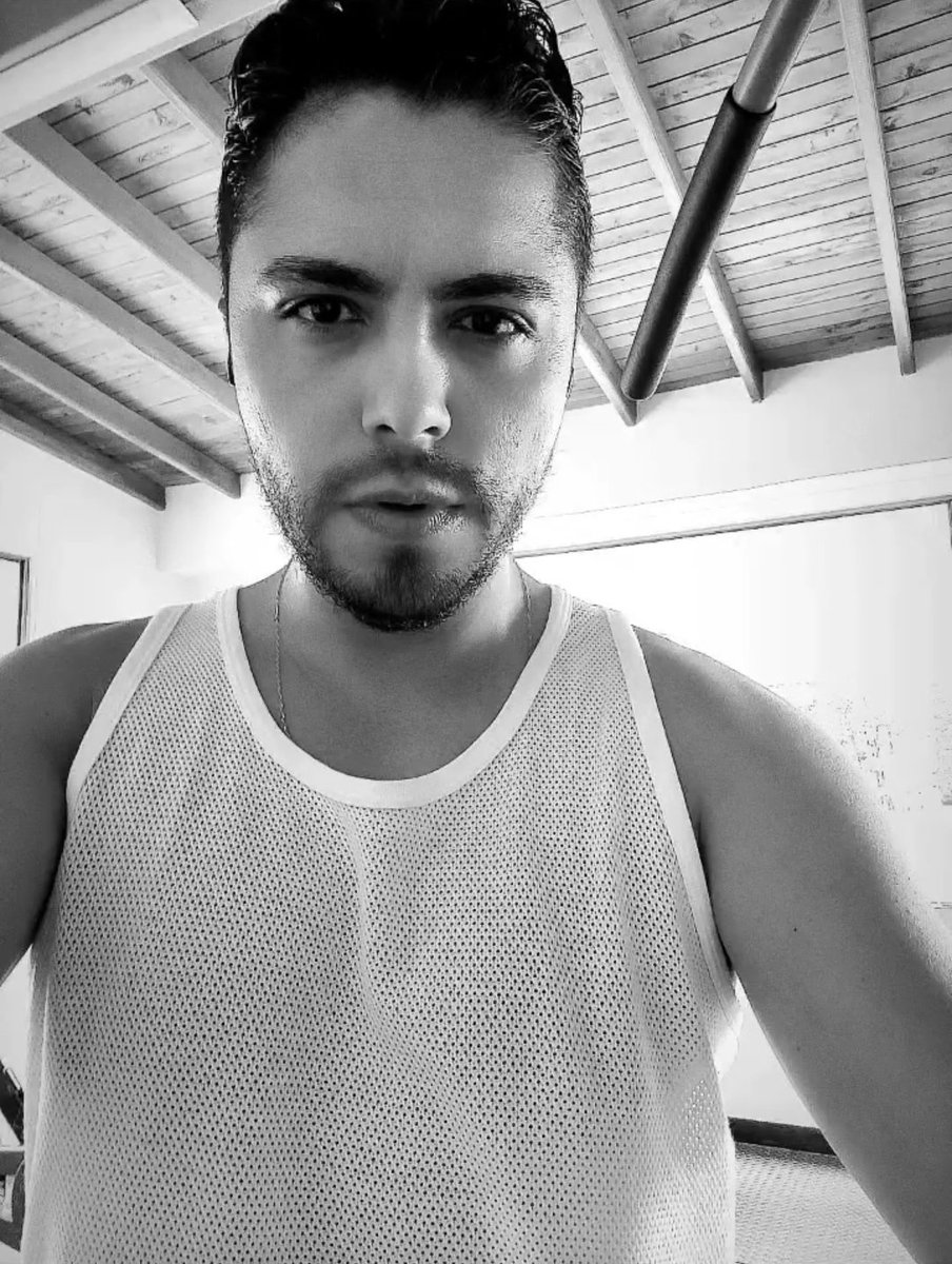 AndresCafeTrade's tweet photo. Luz verde para ir a entrenar..
#TimeToWorkout
#FelizSabadoATodos https://t.co/ikM7G2uHLv
