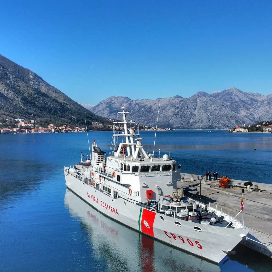 #DiarioOperativoDiBordo #Day12
Arrivata a #Cattaro (Montenegro) #NavePeluso #GuardiaCostiera🇮🇹⚓ che sta scalando i porti dei Paesi dell'Adriatico aderenti al progetto #EUREKA!
Visita Ambasciatore Andreina Marsella e autorità locali.
#CoastGuardCooperation 🇮🇹🫱🏻‍🫲🏼🇲🇪
