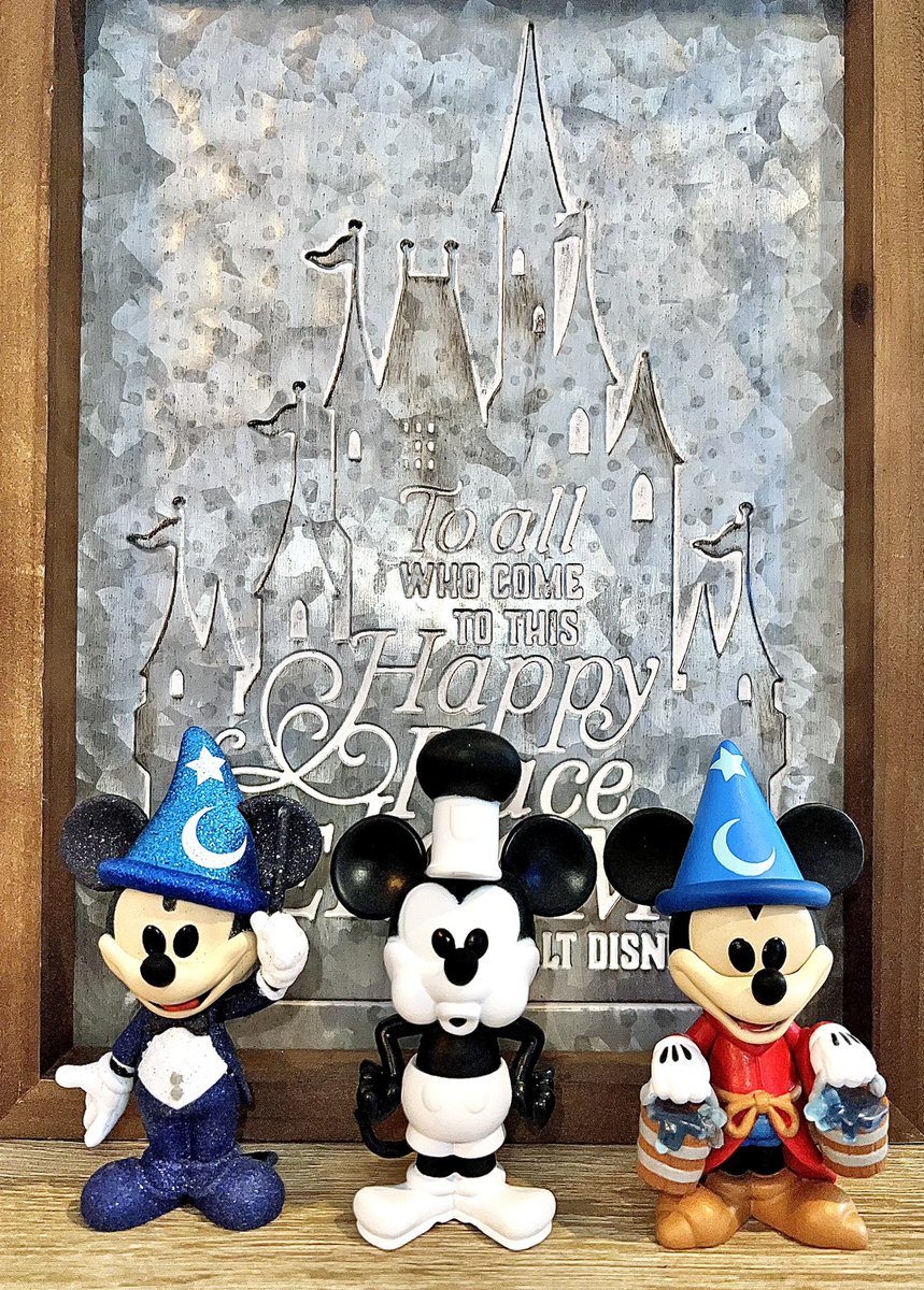 DJMrTodd's tweet photo. @brianmariotti Happy #FunkoSodaSaturday everyone! 🏰 https://t.co/lYXyS72v05