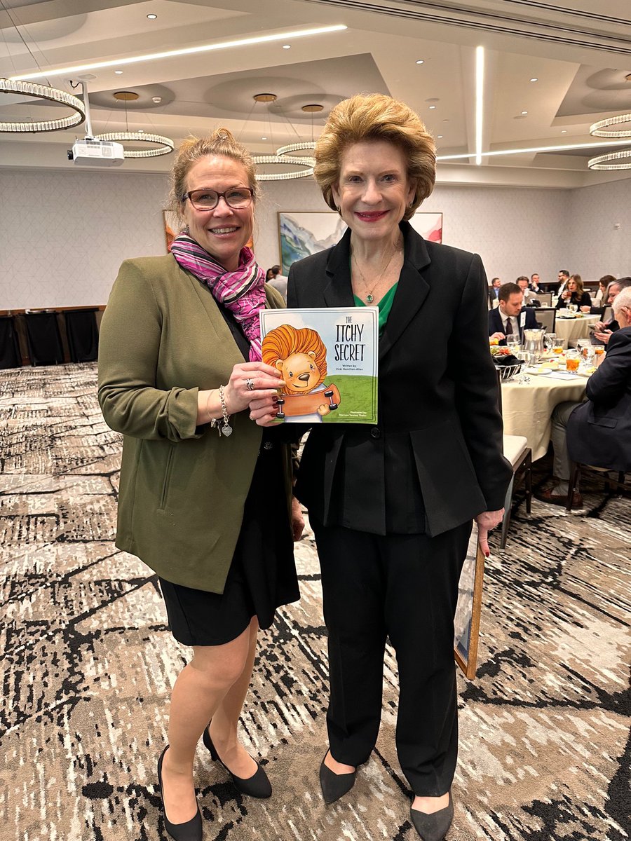 SenStabenow's tweet photo. Small businesses are an economic engine in Michigan. It was an honor to meet with so many mid-Michigan entrepreneurs and community leaders to discuss ways we can continue to work together to move our economy forward. https://t.co/M6HKFJEKX0