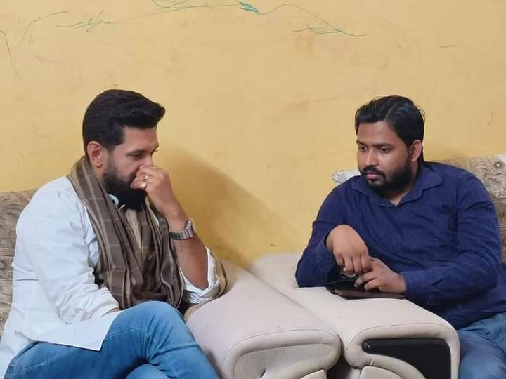 FansChirag's tweet photo. बिहार के शान है चिराग भईया और खान सर https://t.co/7olhxS3Xjd