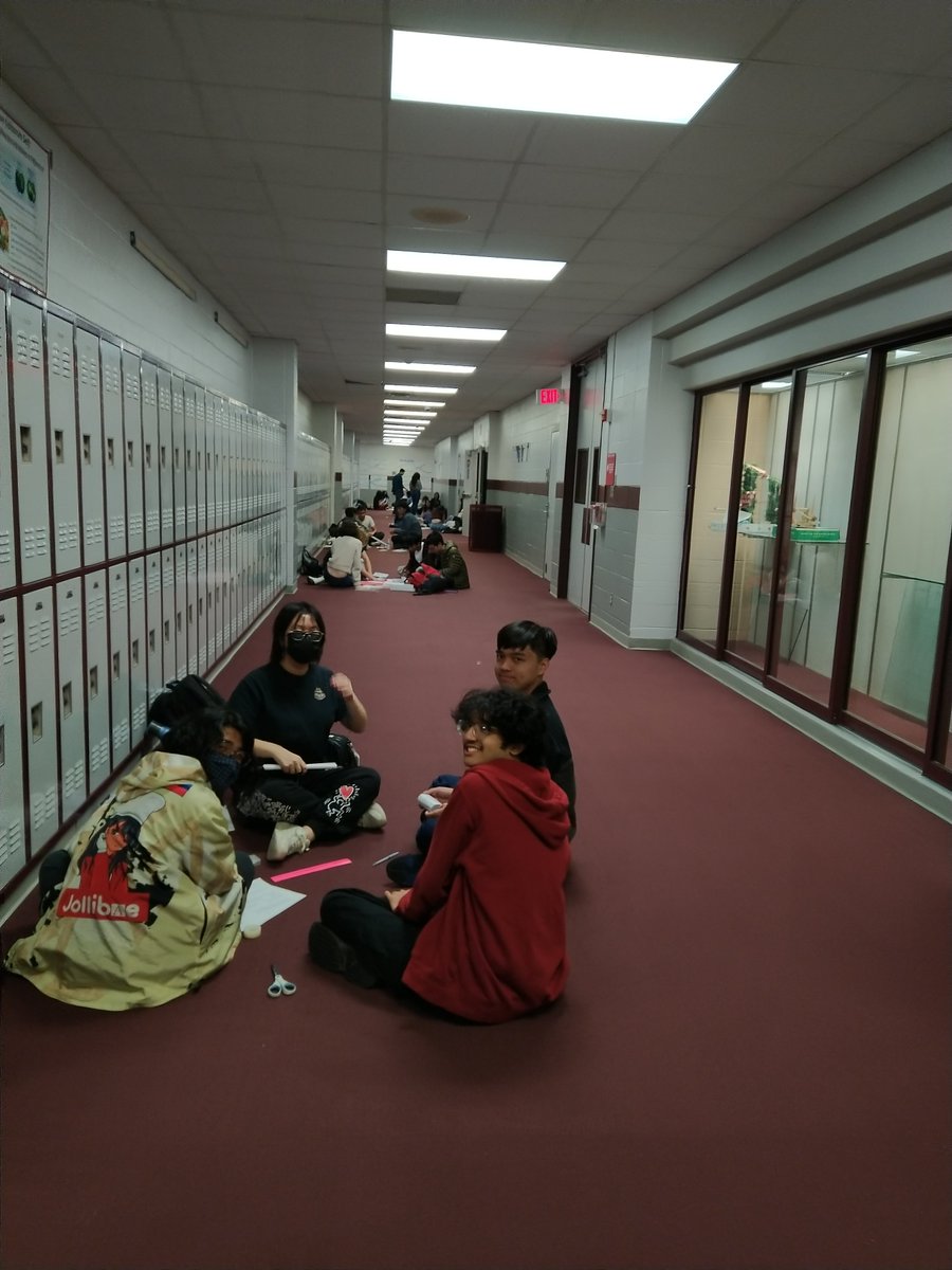 KBirdPhysics's tweet image. 10 groups competed in Fluor Daniel Engineering on Friday.  Some great ideas on how to solve the ball pickup challenge.  Next &amp;amp; Last challenge date is March 8th.  #sciencebuddiesengineeringchallenge @ScienceBuddies @KHS_Cougars