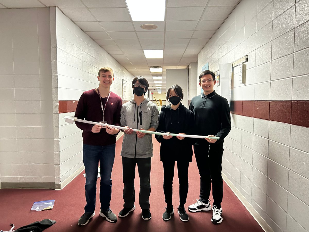KBirdPhysics's tweet image. 10 groups competed in Fluor Daniel Engineering on Friday.  Some great ideas on how to solve the ball pickup challenge.  Next &amp;amp; Last challenge date is March 8th.  #sciencebuddiesengineeringchallenge @ScienceBuddies @KHS_Cougars