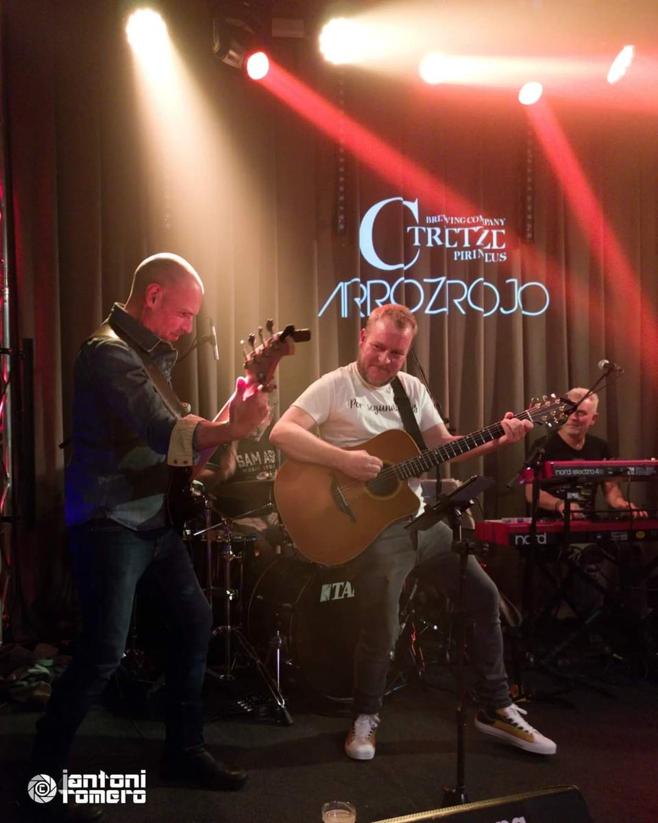 Arroz Rojo
Els concerts de la CTretze
La Pobla de Segur
#arrozrojo <a href="/CTretzePirineus/">Fàbrica Ctretze</a> <a href="/MarcGuardiaRius/">Marc Guàrdia</a> #laPobladeSegur #fotografiademúsica #music #livemusic #musicphotography #hivern2023