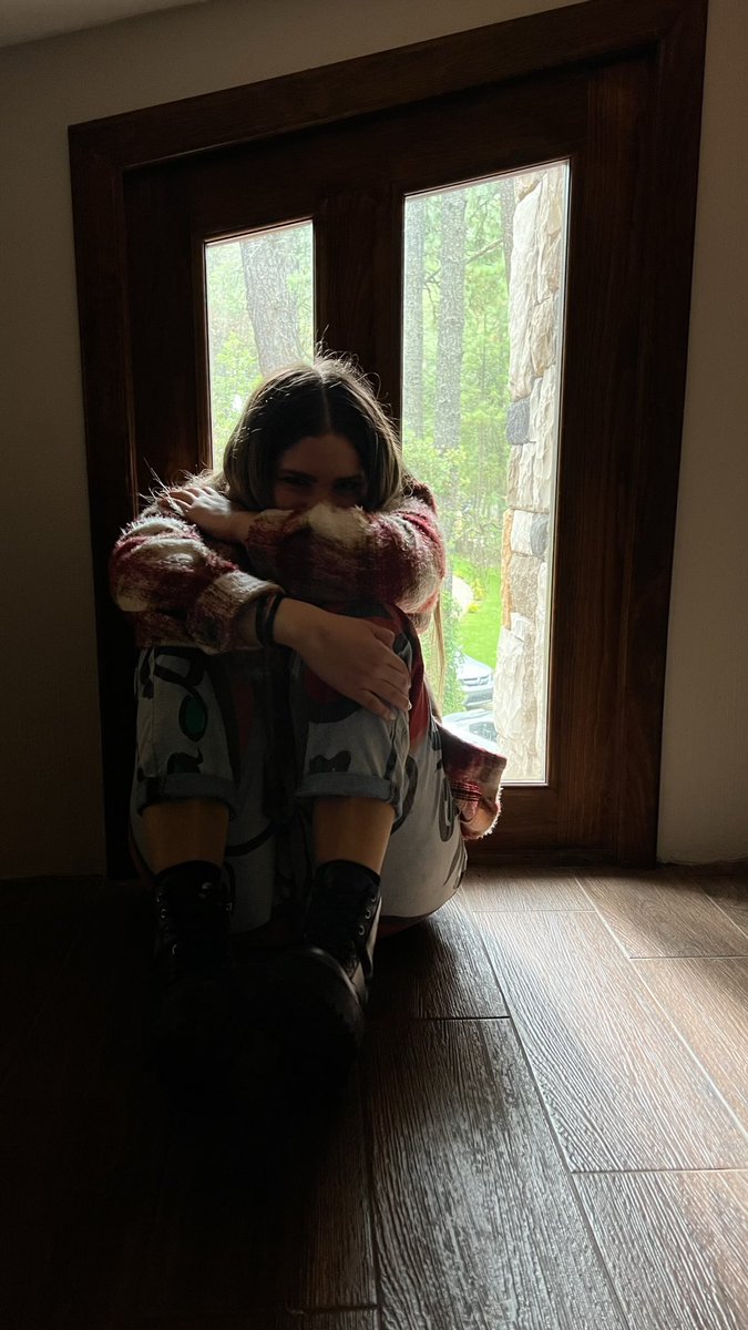 cecilialopezv's tweet photo. Hoy cumplo un año con mi novio. Sin duda alguna, mi recuerdo favorito de este año fue la primera vez que me dijo te amo 🥹. Fue tan especial, tan inesperado… hasta me tomó fotos en el momento y sigo sintiendo mariposas cuando las veo ♥️ https://t.co/Z07V1vJzMP