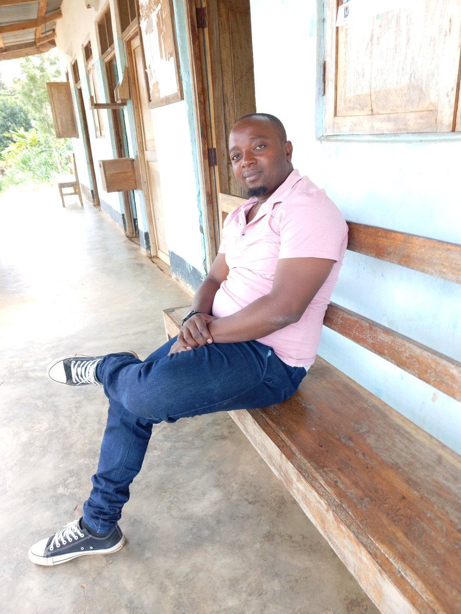LoonMarshal's tweet photo. Nataka kuufunga moyo wangu,kuna ambaye anataka kuingia?? https://t.co/imehl9ASV4