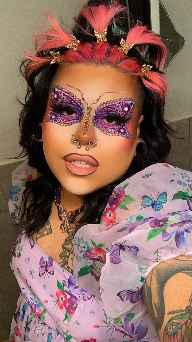 helkellersbussy's tweet photo. I was a butterfly yesterday 🦋 https://t.co/KyTJB3egXV