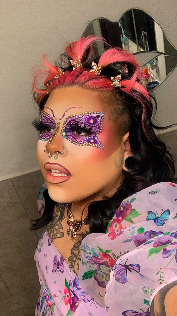 helkellersbussy's tweet photo. I was a butterfly yesterday 🦋 https://t.co/KyTJB3egXV