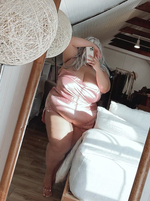 plump princess energy https://t.co/z5AW4asOFd