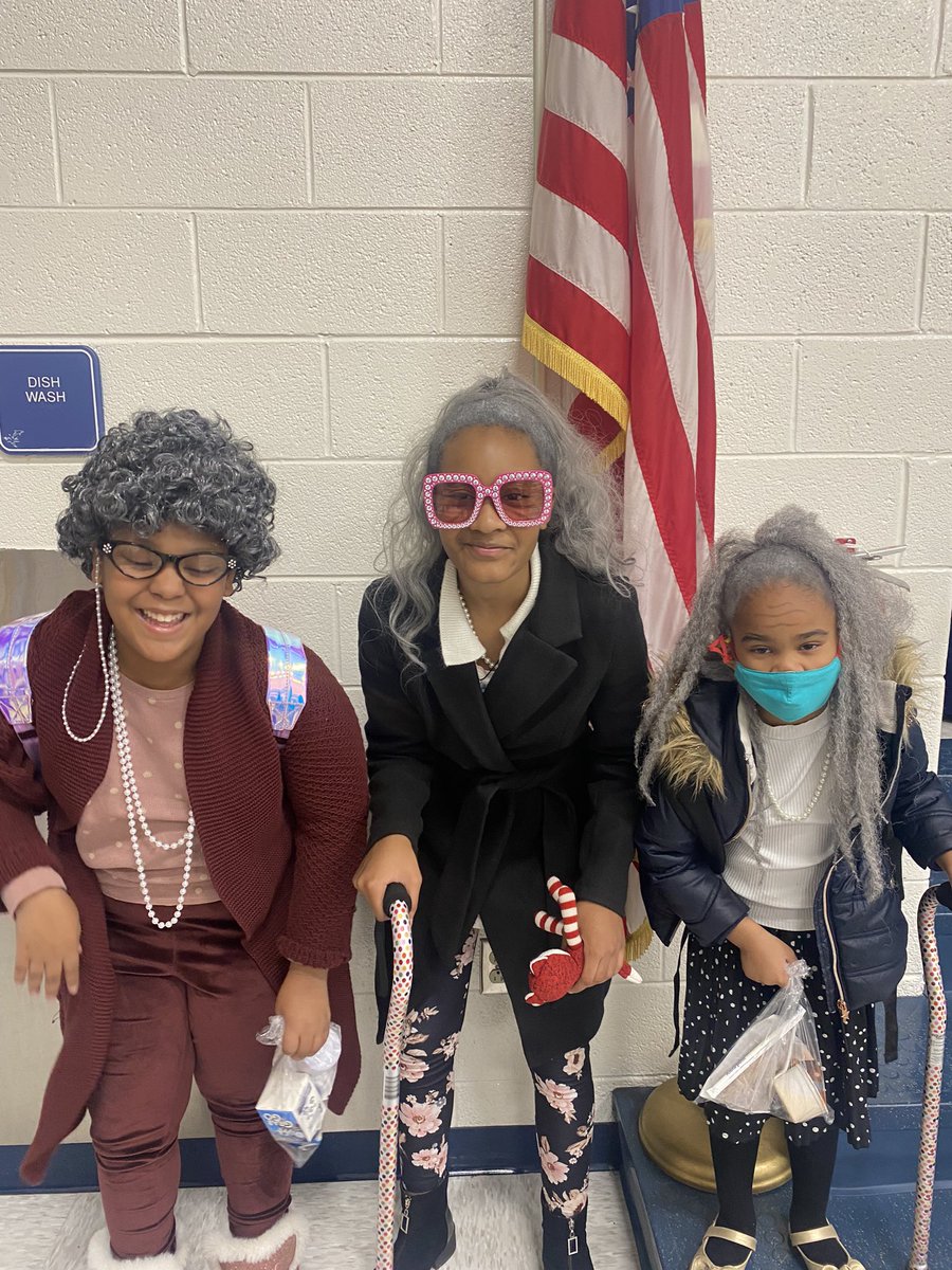 River Oaks is celebrating 100 days of 

R igorous
I nstruction
V aluable 
E ngagement of Families 
Reflective                                          
O pportunities 
Awesome
Kids &amp; 
Staff