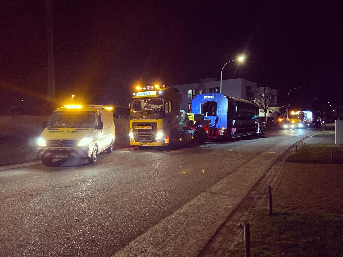 BelgoPilotsBE's tweet photo. The work goes on... ✌🏻
🇳🇱🇧🇪🇱🇺🇫🇷🇩🇪
#uitzonderlijkvervoer #uitzonderlijktransport #convoiexceptionnel #transportexceptionnel #exceptionaltransport #abnormalload #schwertransport #bredlast #langlast
✉️ pilots@belgopilots.be
🌐 https://t.co/xTDY7FIZud https://t.co/HI5G2e9GWY