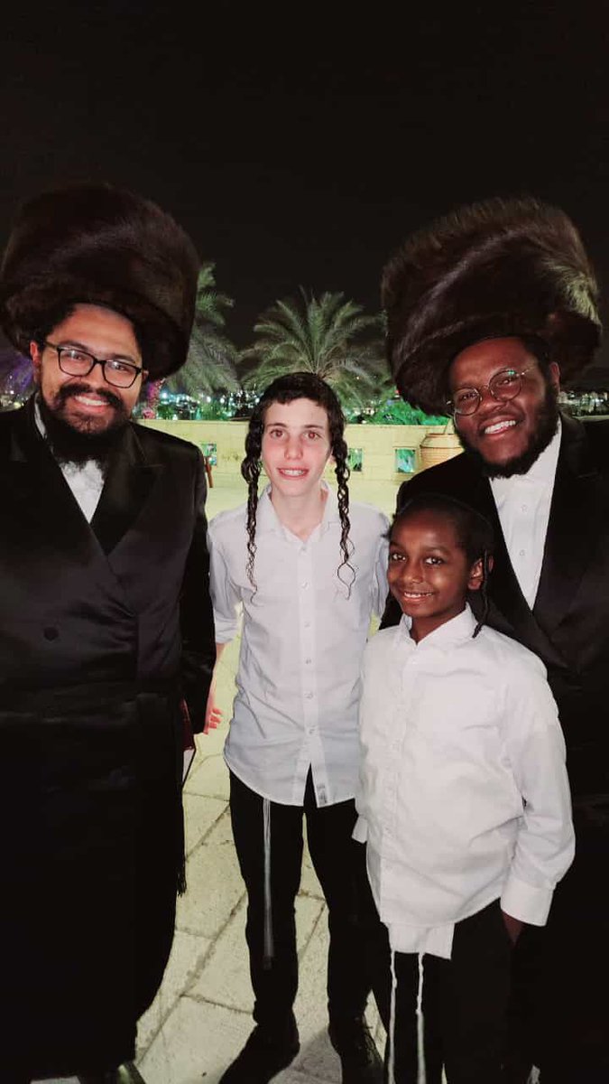 GoldsmithEli's tweet photo. #Havdalah by Nissim Black - #goodweek - https://t.co/KVrrQTSVM2
Such a beyond special #Shabbaton @Reishit :) - the Blacks, the Browns and the Goldsmiths - #nissimblack #unitybookings #reishit #yosefbrown #shabbaton -
#nissimofficial @GoldsmithEli DM -
https://t.co/MZlfvFH336 :) https://t.co/1sWG82htdT