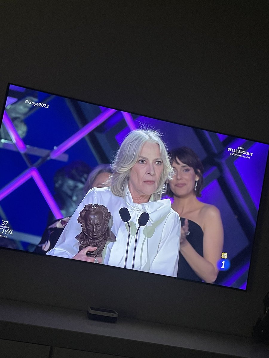 sestivill's tweet photo. Tenía el corazón dividido per el goya a #SusiSanchez por “Cinco lobitos” es de lo más merecido!!! Bravo!!! #Goyas2023 https://t.co/pqeHUfLuCV