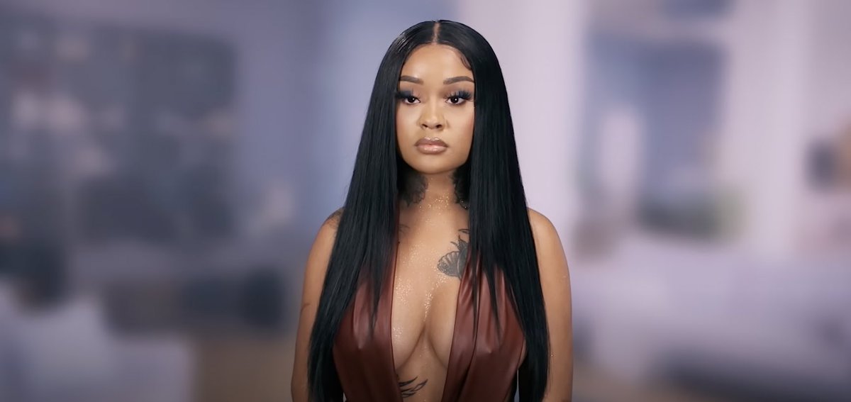 bgcteainsta's tweet photo. Stunna girl blocked cat after seeing the recent episode of her sitting with the girls that jumped her after claiming she wouldn’t let anyone jump stunna! Oop https://t.co/CzXJdMmpk9