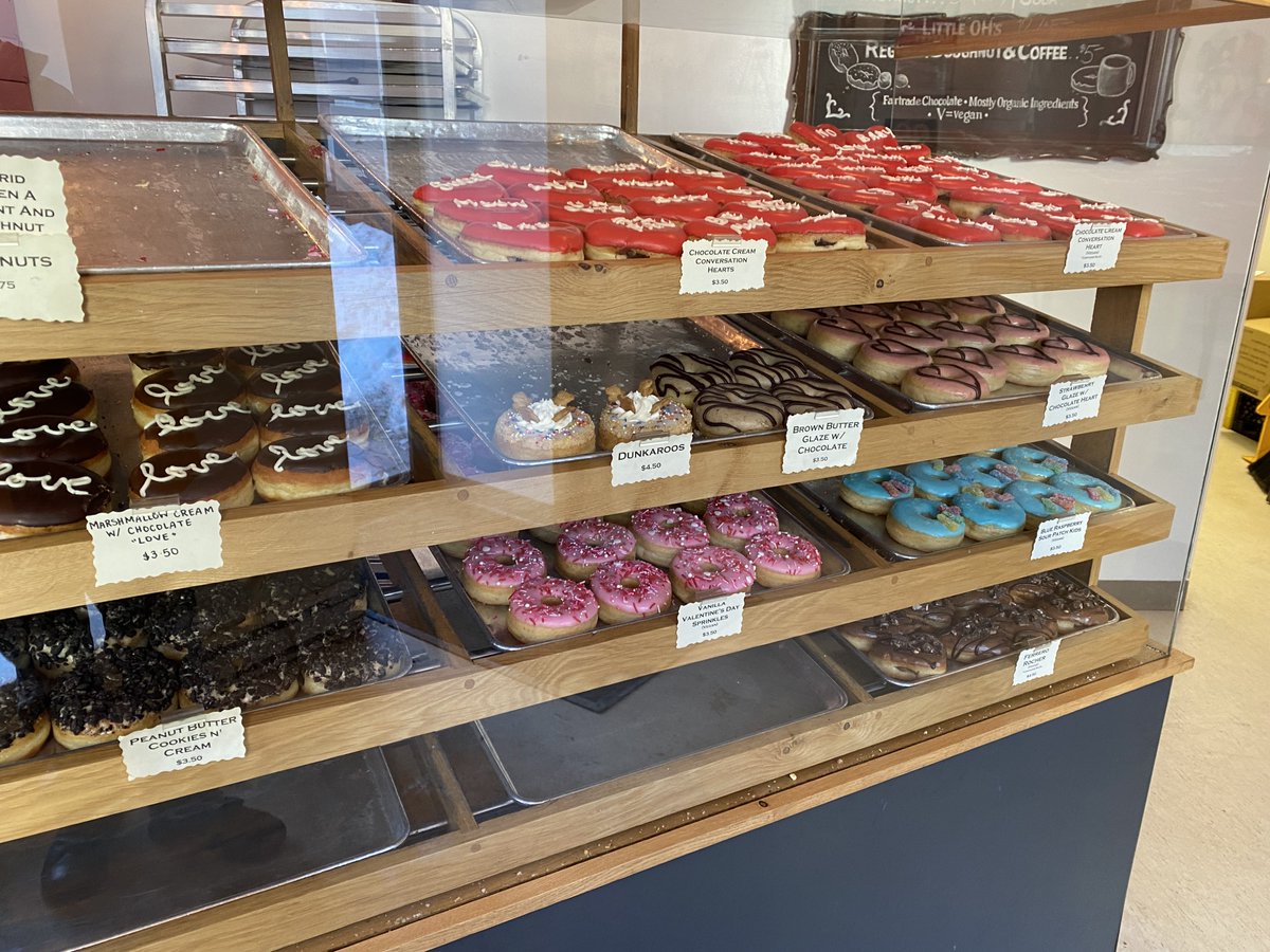 VisibleThink's tweet image. I am thinking if locally crafted hugely popular @OhDoughnuts are good enough for @JustinTrudeau then who am I. The butter cream chocolate doughnut was outa this world good, and so too we’re the staff, can see why this place was jumping. #YWG