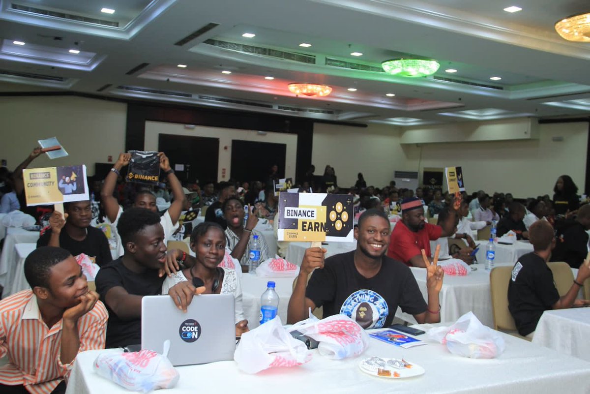 BinanceAfrica's tweet photo. The team had a great time at #BinanceMeetupCalabar, diving into crypto conversation and hosting merch giveaways!

Over 240+ attendees were taught all about crypto &amp; blockchain. 

Thank you Calabar for your warm reception. https://t.co/xxWqg5jX9K