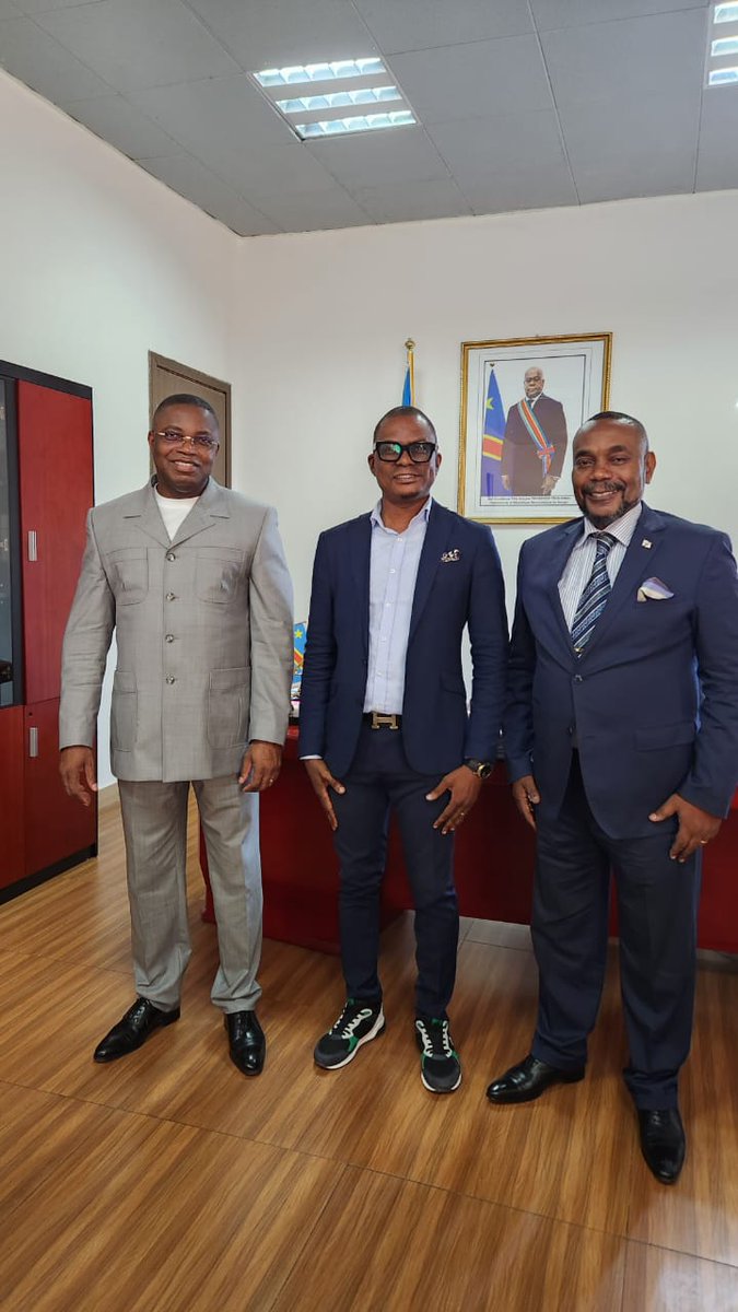 Dmusete's tweet photo. Le Secrétaire Général PTNTIC a visité les installations de l'Hôtel Des Postes de Kinshasa ce sam 10 fév. Ns lui avons présenté notre plan d'action 2023, #capverslarestructuration. Le SG s'est résolu d'accompagner le repositionnement stratégique de la SCPT
https://t.co/1kxYuyFqx1 https://t.co/bYqjkGwUr7