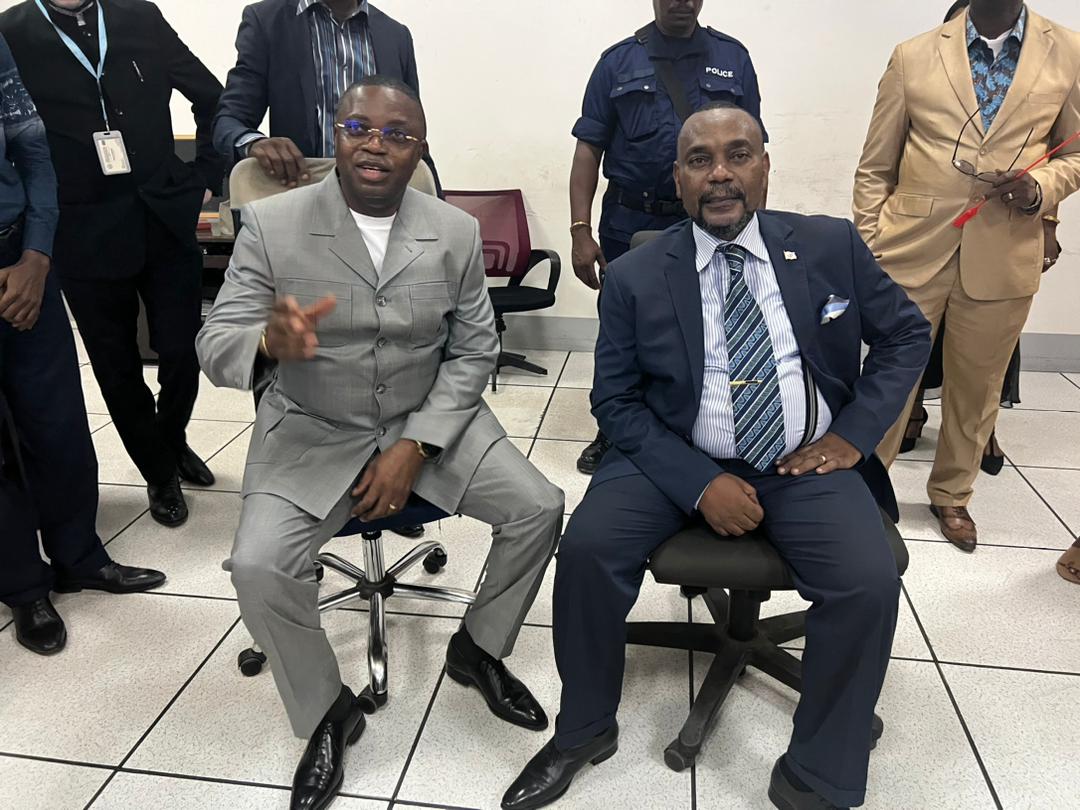 Dmusete's tweet photo. Le Secrétaire Général PTNTIC a visité les installations de l'Hôtel Des Postes de Kinshasa ce sam 10 fév. Ns lui avons présenté notre plan d'action 2023, #capverslarestructuration. Le SG s'est résolu d'accompagner le repositionnement stratégique de la SCPT
https://t.co/1kxYuyFqx1 https://t.co/bYqjkGwUr7