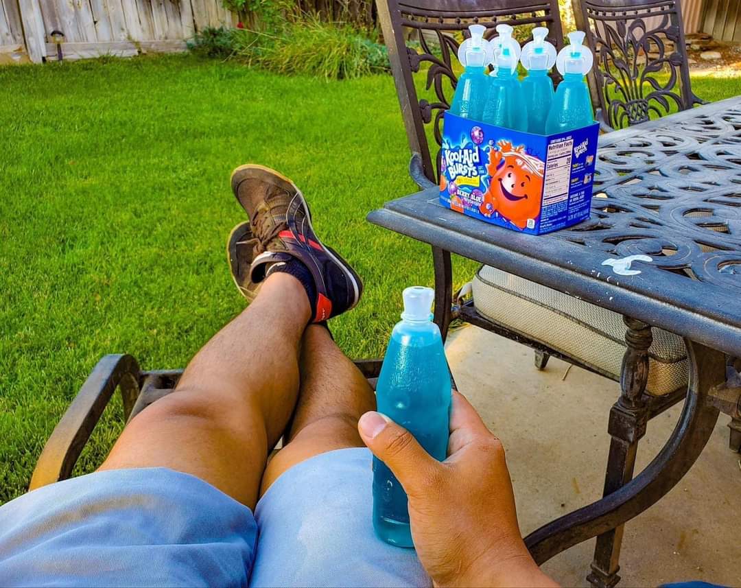 FredoInDaCut995's tweet photo. There's nothing like coming back home and cracking open a six-pack https://t.co/Apqn8wsYgO