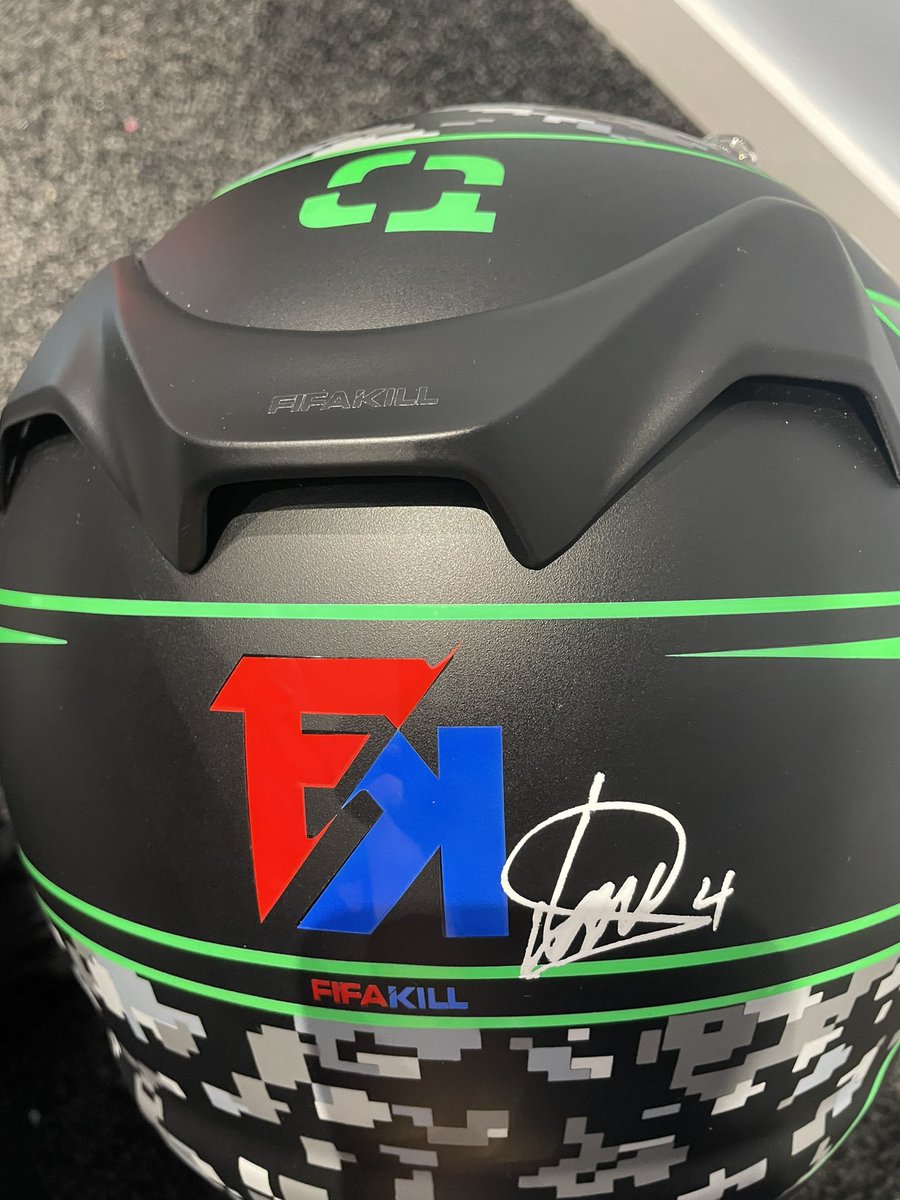 Fifakill_'s tweet photo. Won the $100,000 Solo Yolo back in December on Caldera so Quadrant went CRAZY and got me this gift! It is SOOO CLEAN!!!❤️ Thank you so much @Quadrant @LandoNorris I’m ready for my next karting session😎👀🔥 https://t.co/BaxEYAG54z