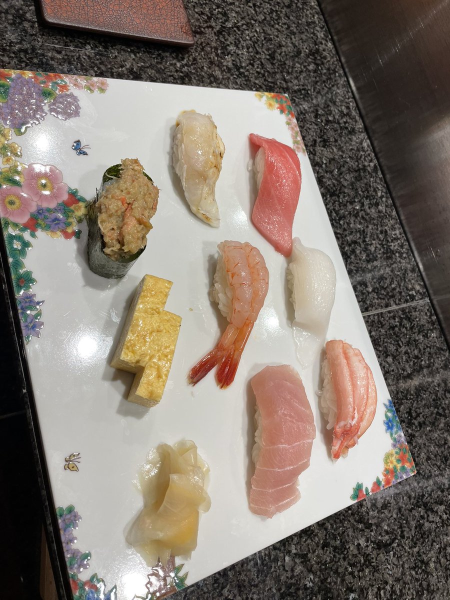 aki20008008's tweet photo. 金沢美味しすぎます。のどぐろは塩が好きでした(ﾉ≧ڡ≦)☆ｴﾍﾍ https://t.co/Ox1cb0Vs9p