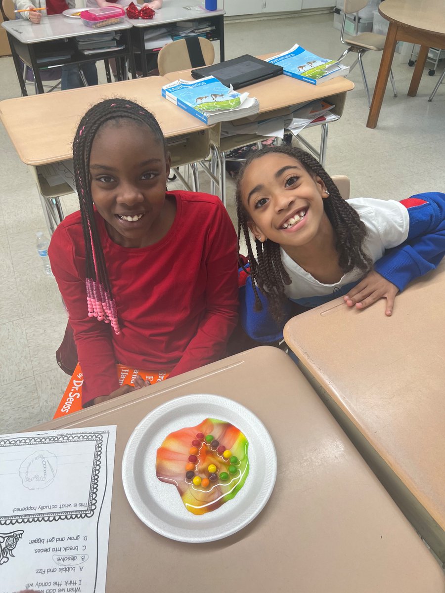 TieraJonesG2's tweet photo. We had so much fun doing our Sweetheart Experiment ! #STEMday #Scurlock https://t.co/MY2KHoZ7I2