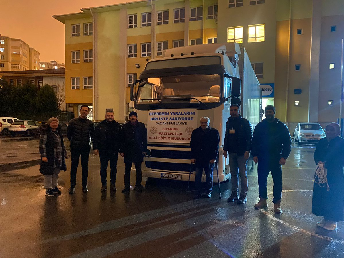 istanbulilmem's tweet photo. 🔺Bütün ilçelerimiz depremzedeler için seferber oldu. Maltepe ilçemiz topladıkları temel ihtiyaç malzemelerini deprem bölgesine gönderdi.

🇹🇷İstanbul, Türkiye için tek yürek!

@memleventyazici https://t.co/0kTsNs8ER7