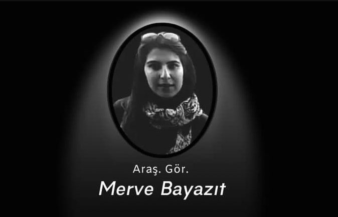 Merve Bayazıt :( Tonla zahmet çekip Dişte Uzmanlık Sınavında puanı en yüksek bölüm olan Ortodontiyi kazanmıştı. Pazartesi günü fakülteye gelip uzmanlık eğitimine başlayacaktı, asistanımız olacaktı. Fakültedeki odası, masası hazırdı.. nasip olmadı.. Mekanın cennet olsun hocam🙏🏻