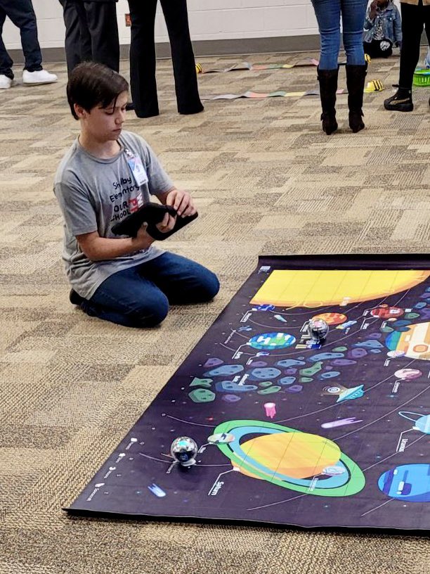 MrsV_GT's tweet photo. Proud of my Shelby Elementary GRC students presenting at the Shelby County Showcase of Schools. They took visitors on a coded sounds, light and action @Sphero space tour. #algifted @alabamagifted https://t.co/EXPqJWm8fy