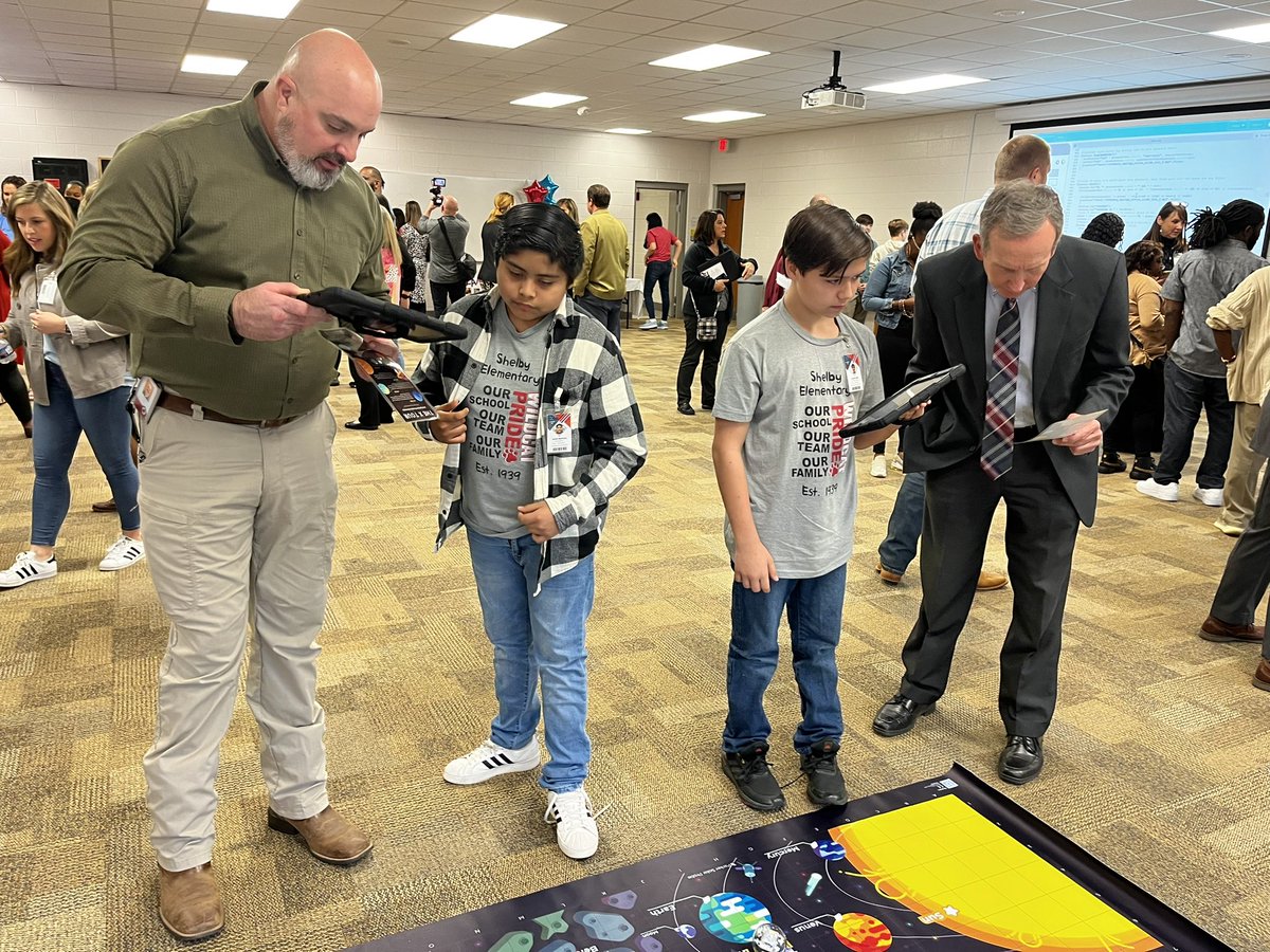 MrsV_GT's tweet photo. Proud of my Shelby Elementary GRC students presenting at the Shelby County Showcase of Schools. They took visitors on a coded sounds, light and action @Sphero space tour. #algifted @alabamagifted https://t.co/EXPqJWm8fy