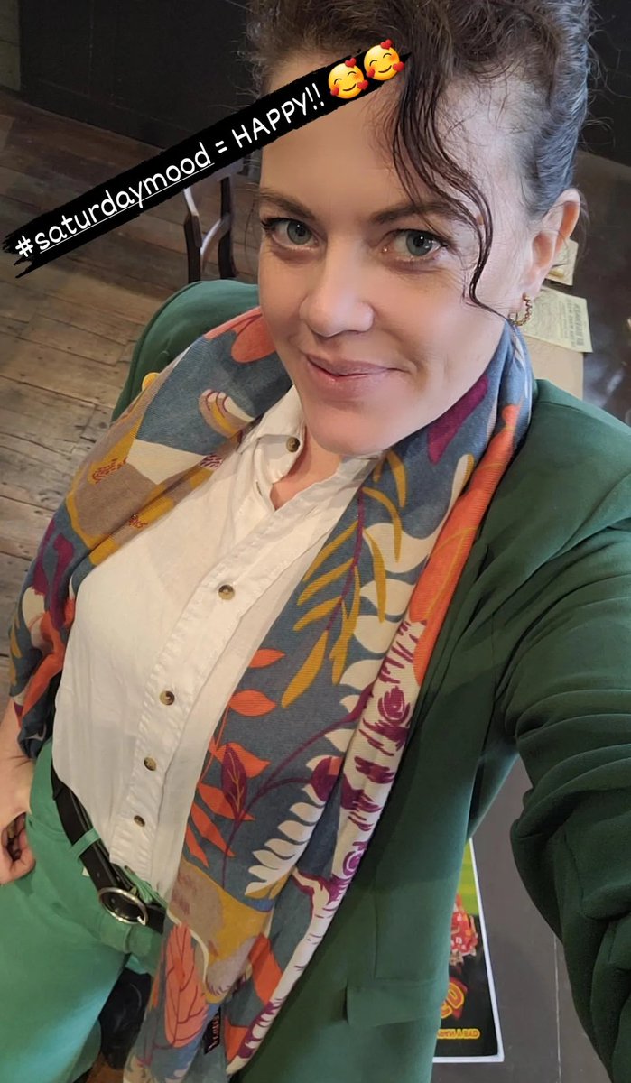 just_staceyPics's tweet photo. My smile isn't a mask today; it's genuine happiness. Today has been one of my favourite days in a long time 🥰 I've networked, practised my Welsh and met lots of #Monmouth residents!
#Cymreag #PeriodDignity #ChildrenTime #Exploring #WelshCakes https://t.co/uVnaT0MEtm
