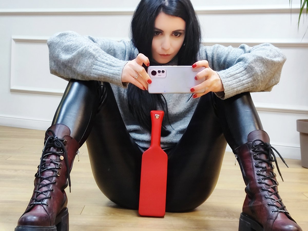 Leather_Lilly's tweet photo. Girls always want something special between their legs...
#spanking #tonightimyours #paddle #redleather #redpaddle #mymoodtoday #spankingme #wannaspank https://t.co/wPqpTiBYws