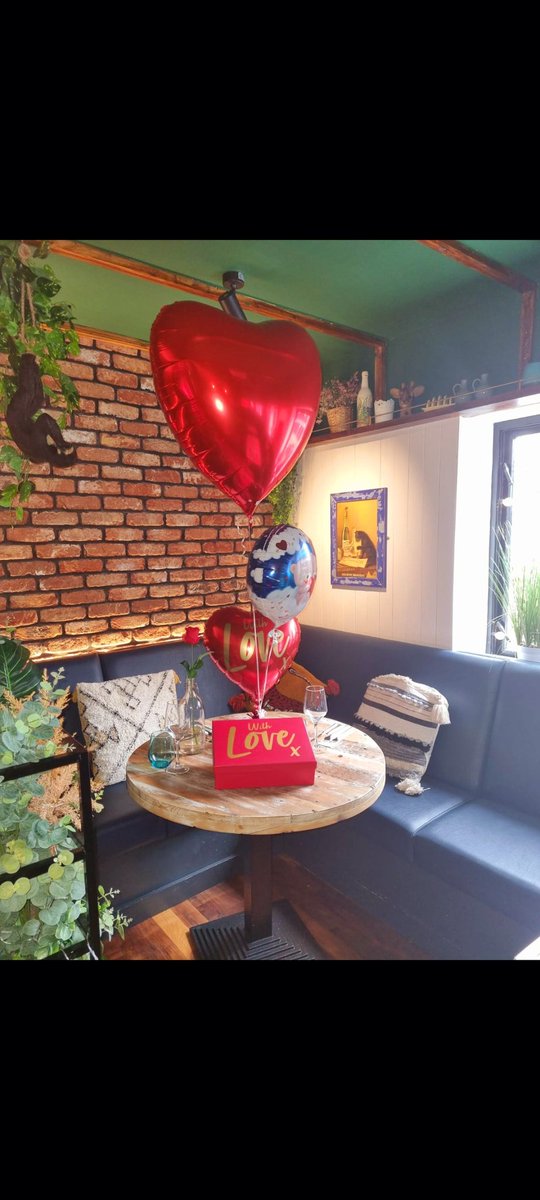 thetealmonkey's tweet photo. 1st of the Valentines dinners this evening #Valentinesweek #Romanticevenings #Dinnerfortwo #Privatebooth @thetealmonkey ❤❤ https://t.co/natc6W5hdG