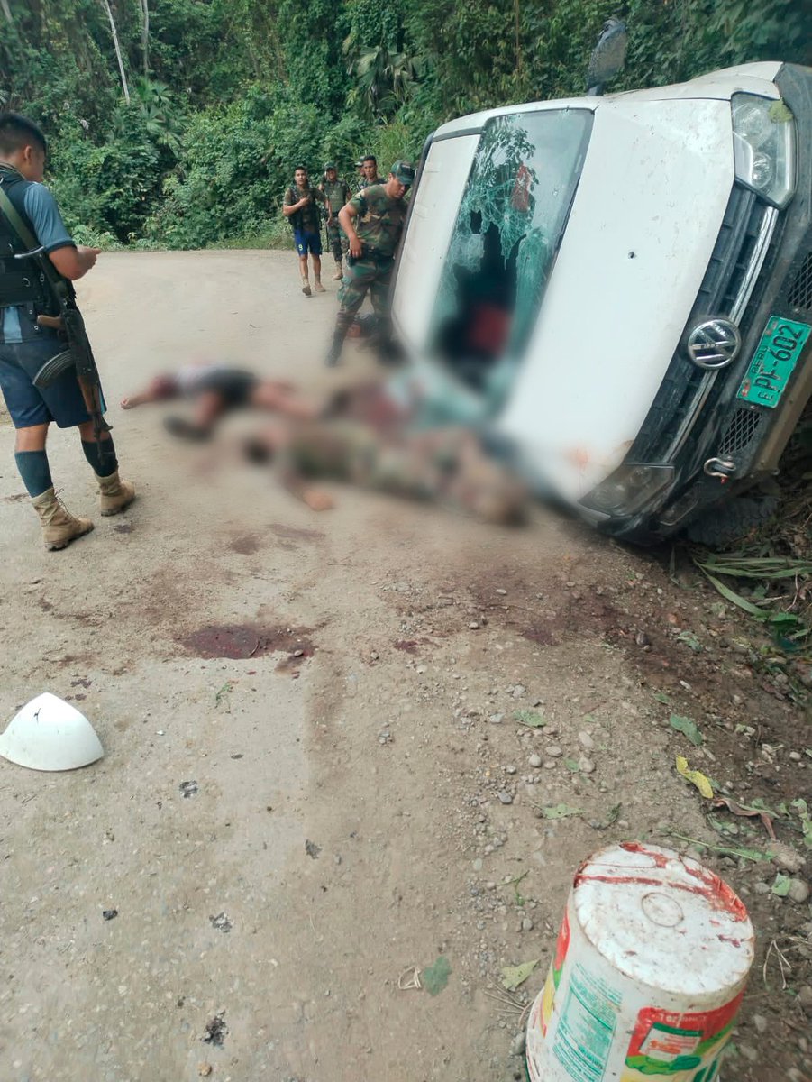 Epicentro_TV's tweet photo. 🔴 Atentado terrorista en el VRAEM: Son siete efectivos policiales (5 Dinoes y 2 de la comisaría del CP Natividad) los que murieron en emboscada esta mañana. Las fotos son sensibles. https://t.co/sYlK2NmGul