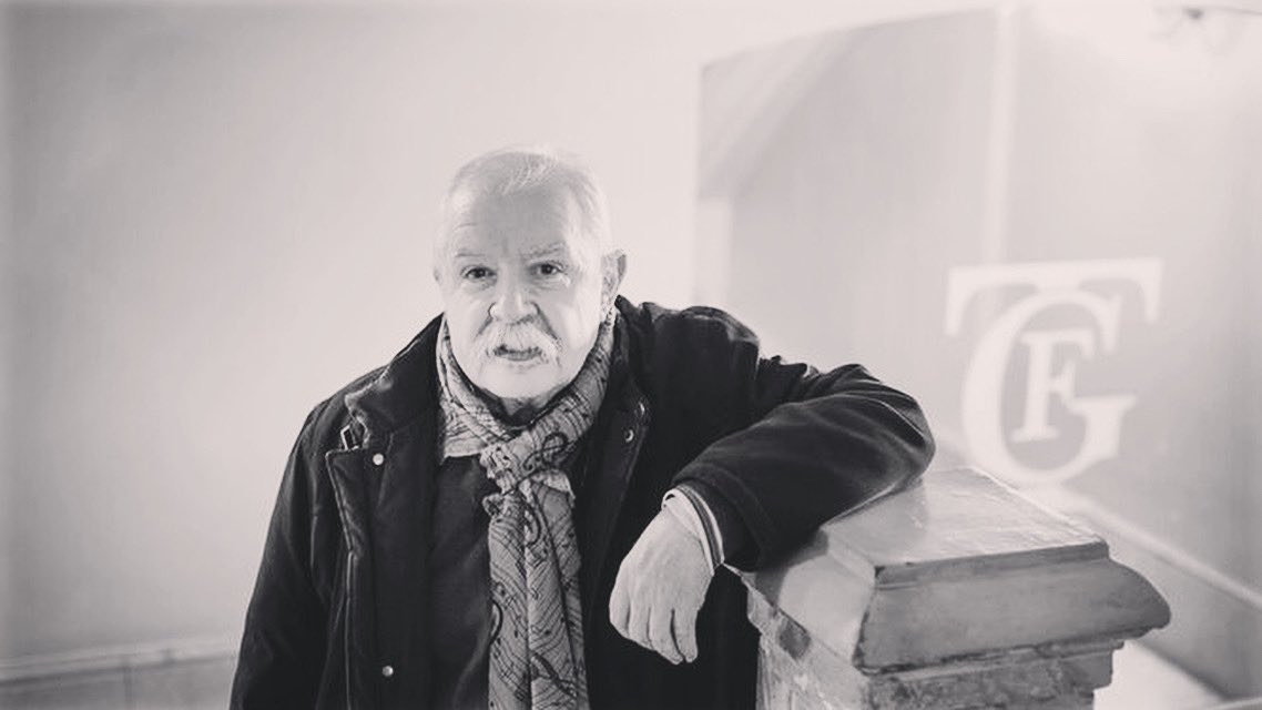 Se nos marcha Julio Pardo. El mundo del coro y del Carnaval están de luto.

Una pérdida irreparable. Gracias por todo lo que has regalado a nuestra fiesta.

¡Descansa en paz! 🖤

#CorodelosEstudiantes