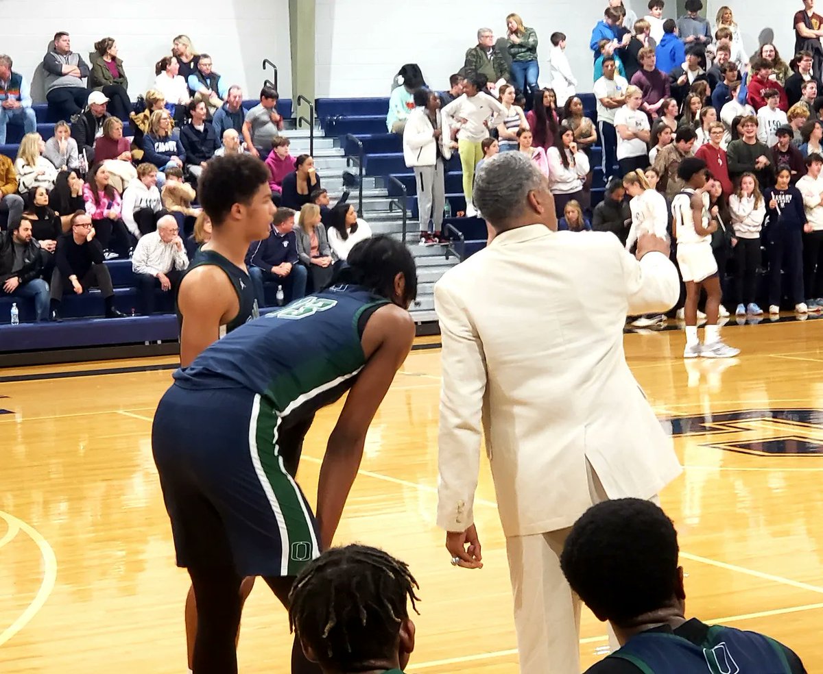 gotyourback300's tweet photo. Championship Game Today @ 3pm!! Fill the stands &amp; help cheer these boys on to a State Title!  These fellas have worked so hard, with a 25-9 record.  They have dominated the playoffs. Please keep these fellas &amp; coaches in your thoughts and prayers. #12 has my 💙
  #awesomeseason🏀 https://t.co/yg0sxessDb
