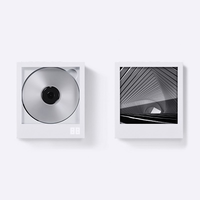 TOWER_STARTO's tweet photo. ＼CDプレーヤー🎧／

Bluetooth対応CDプレーヤー
『Instant Disk Audio』🎶

プレーヤー内にジャケットが収納可能🙆
お好きなルックスにカスタマイズも🖼

本日までタワレコオンラインご注文で
ポイント《2,250円分》付きます✨

#CDプレーヤー #InstantDiskAudio

🔻詳細💿
https://t.co/bLIHUC8ZYT https://t.co/PB4Ox5qPm1